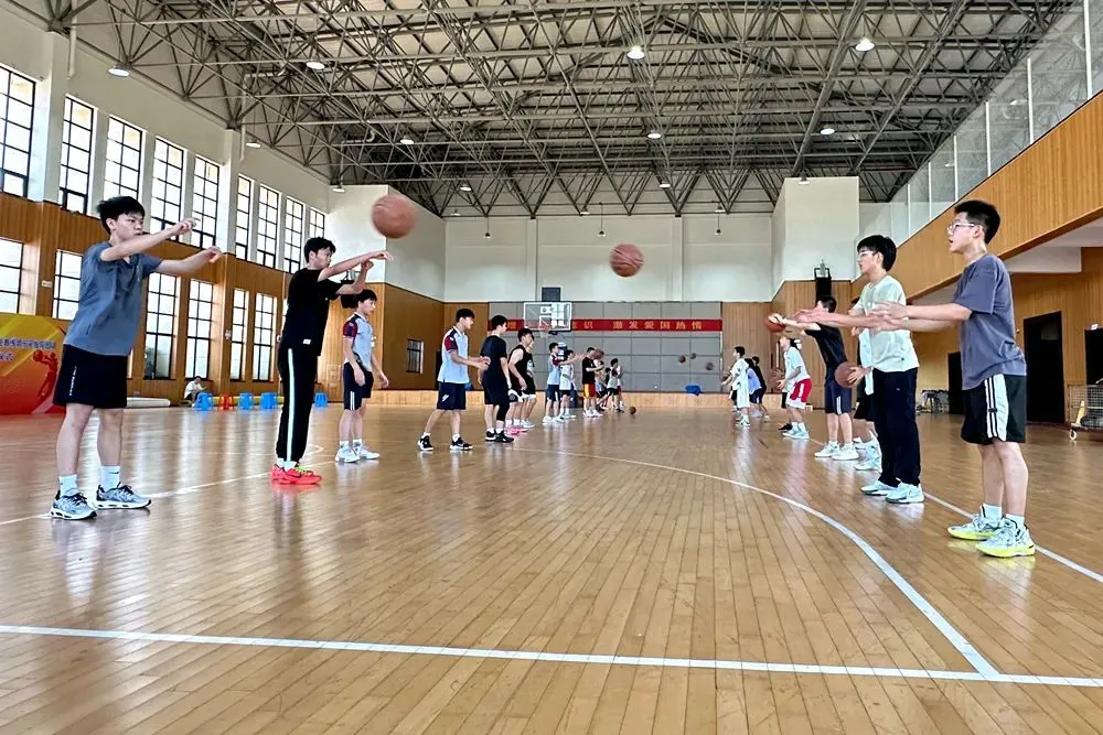 为什么大前锋在比赛中需要特别的体能训练?_0